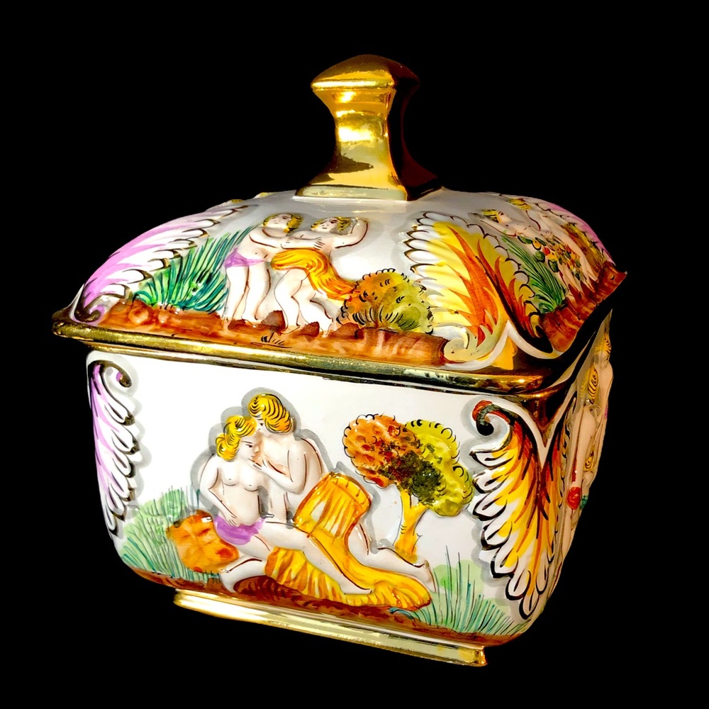 Alcobaca Elpa Porcelain Covered Square Dish.